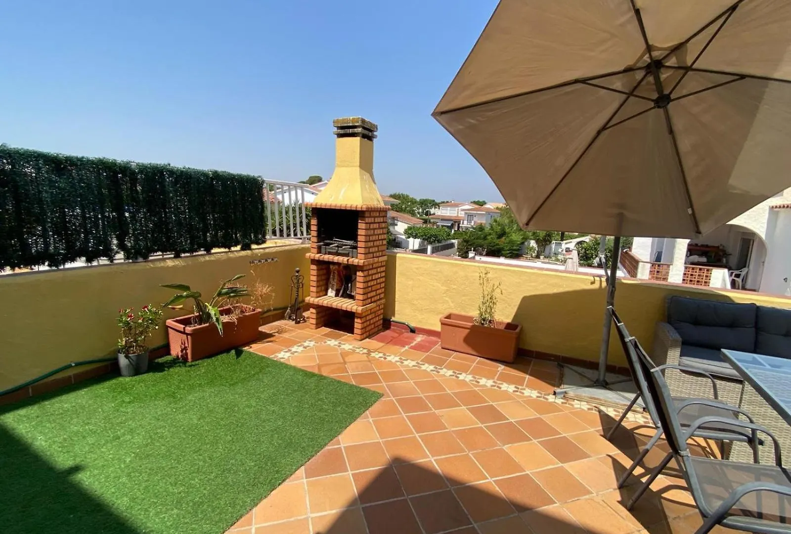 Acogedor Apartamento Con Barbacoa Privada En إمبوريابرافا
