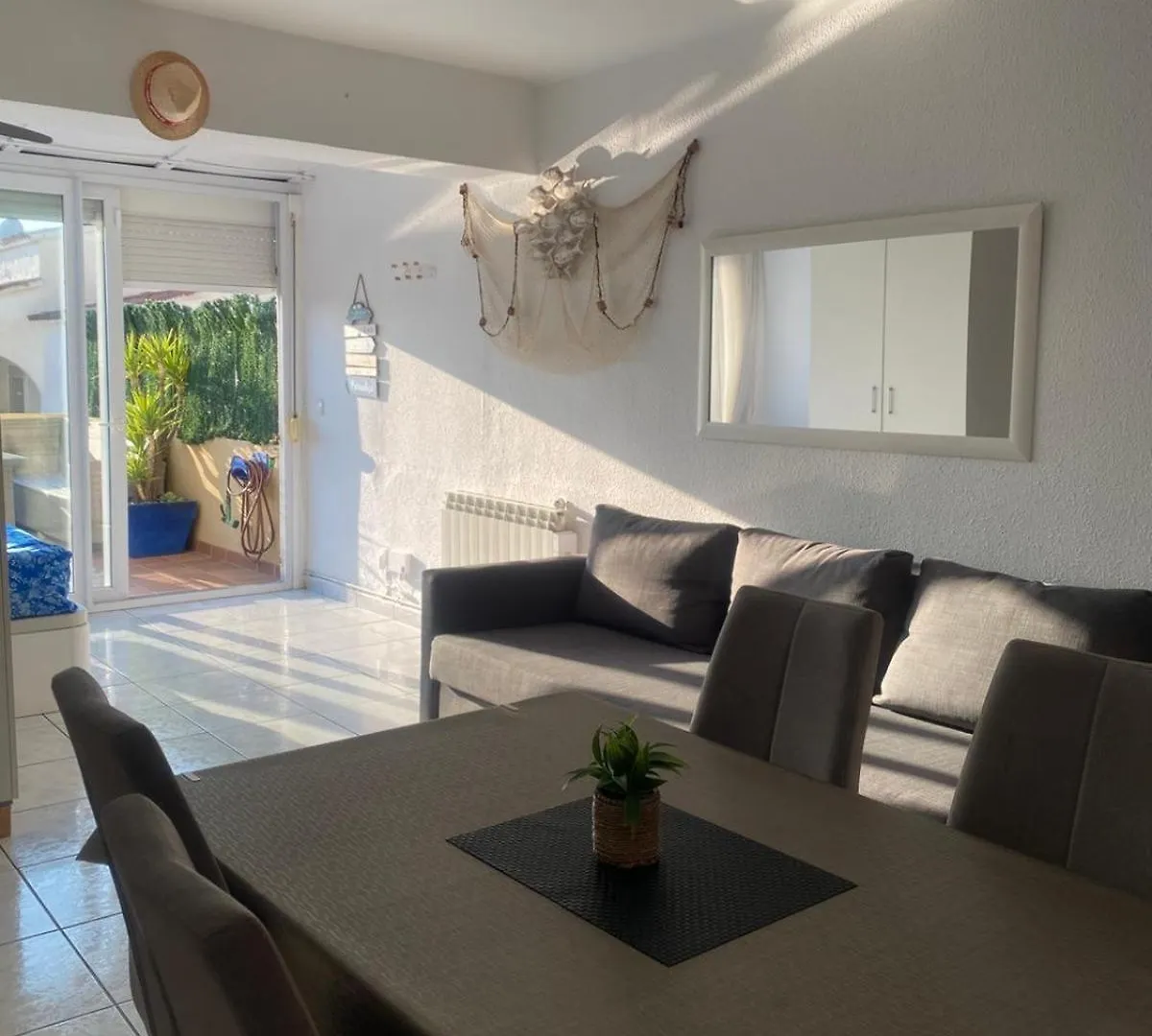 Appartamento Acogedor Apartamento Con Barbacoa Privada En Empuriabrava