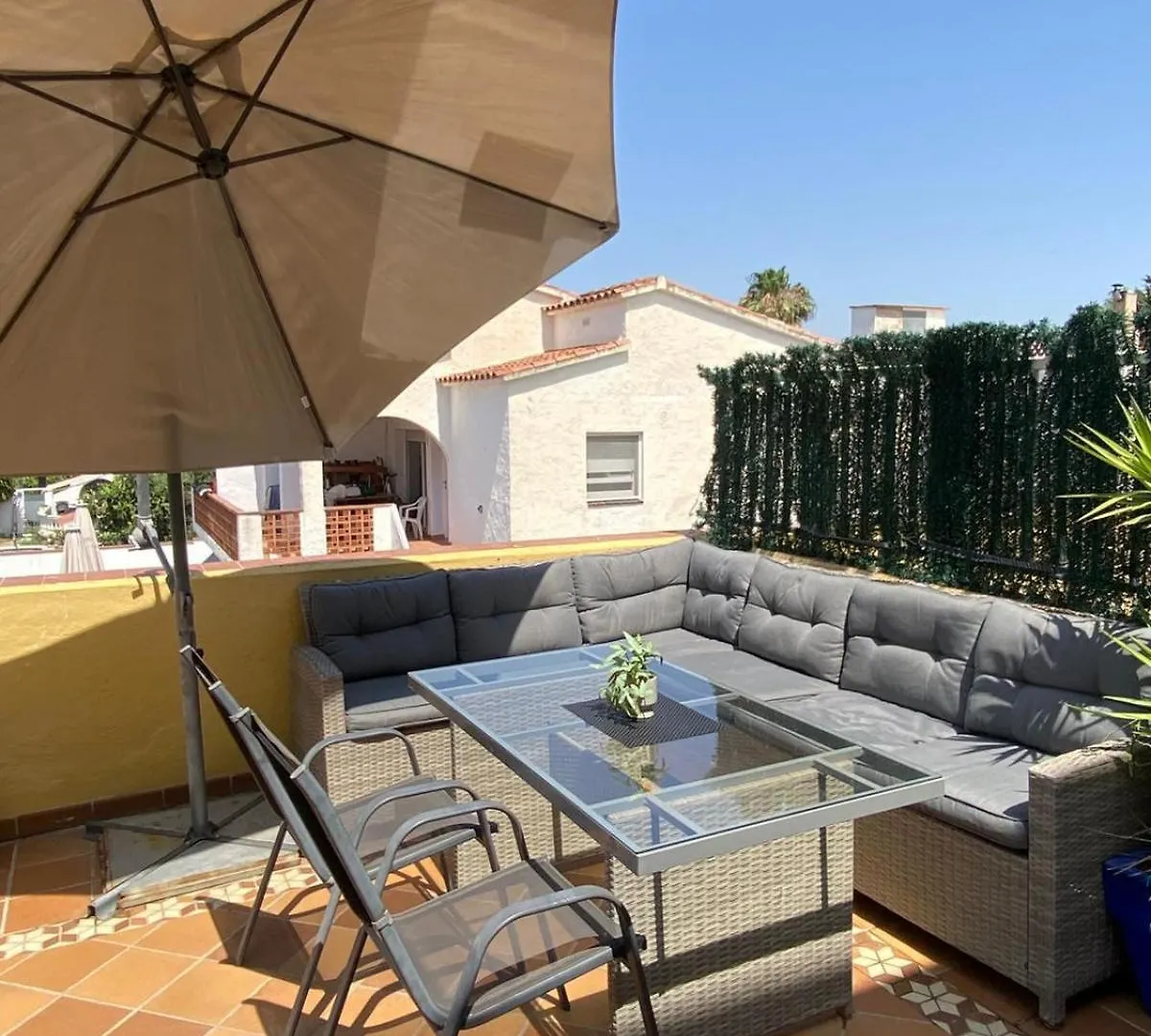 Acogedor Apartamento Con Barbacoa Privada En إمبوريابرافا 0*,